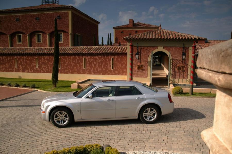  Chrysler 300C (LX) 2005 года  (фото 69 из 120)